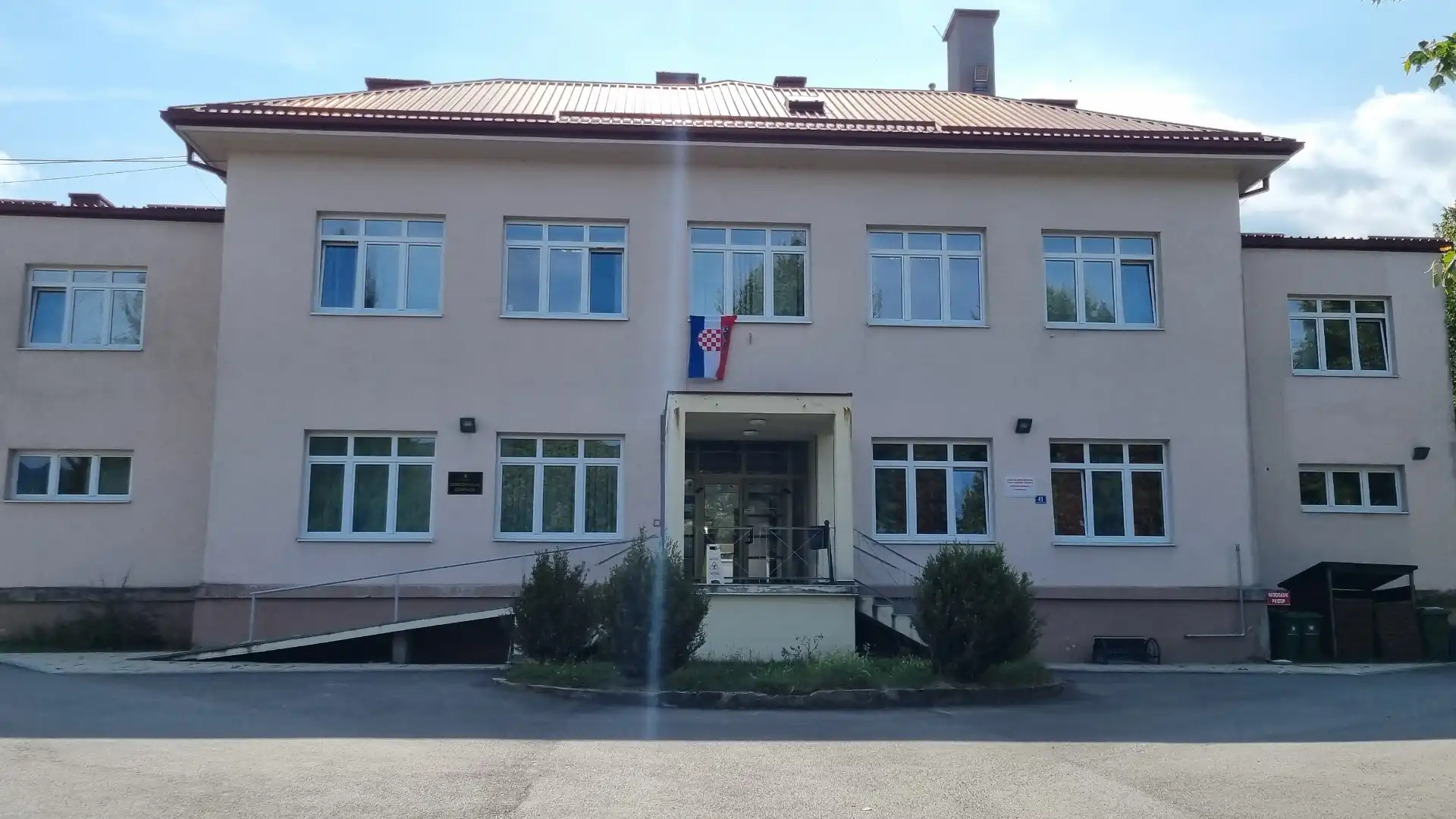 Dom zdravlja Korenica Dom zdravlja Korenica
