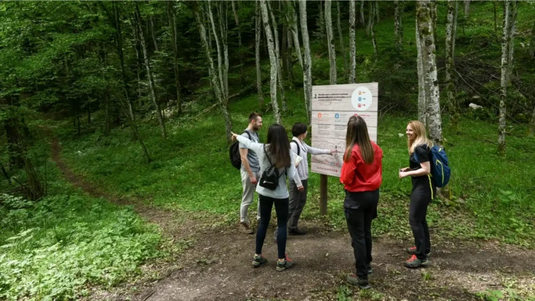 Barićeve špilje-pješačke staze-foto Patricia Rubčić