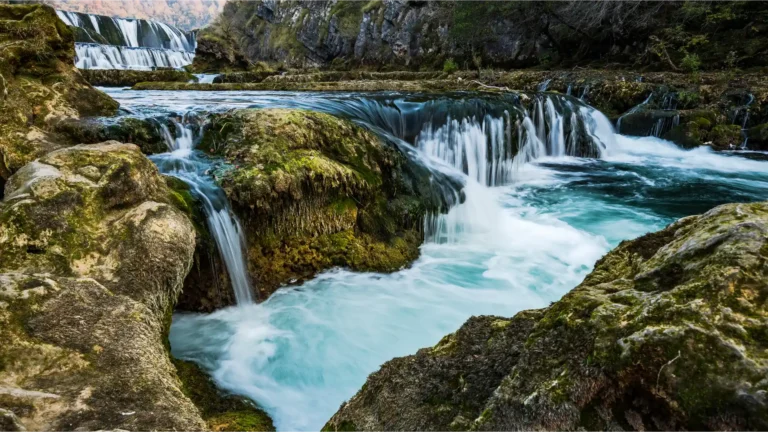 Vodopad Štrbački buk na rijeci Uni u Nacionalnom parku Una