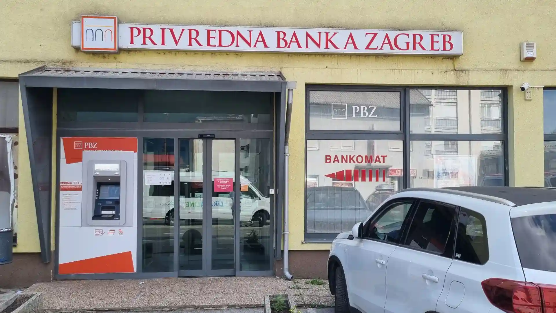 PBZ banka u Korenici