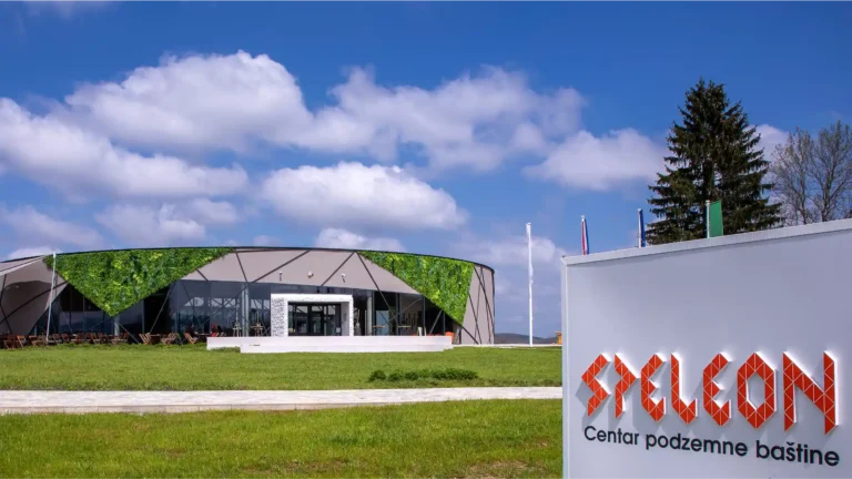 Speleon-foto Dinko Neskusil